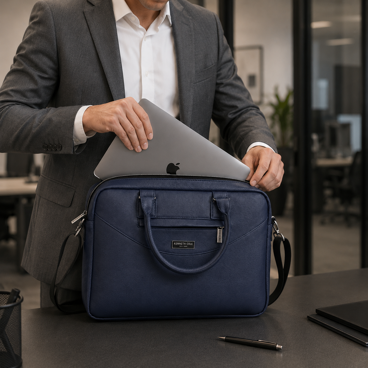 KC 22 KENNETH COLE / LAPTOP BAG SMILE 01 BLUE image 4